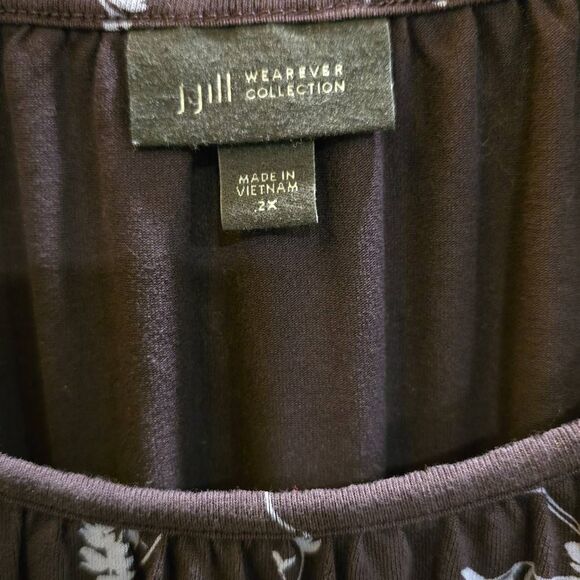 J Jill Wearever Collection Dark Wine with Blue- Gray Flowers. 3/4 Sleeve. 95% Ra - Picture 5 of 6